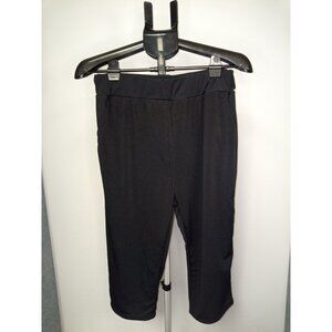 Women's Black Leggings Size Large they are Capris Pants